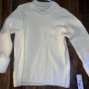 Liz Claiborne sweater with puffy end sleeves